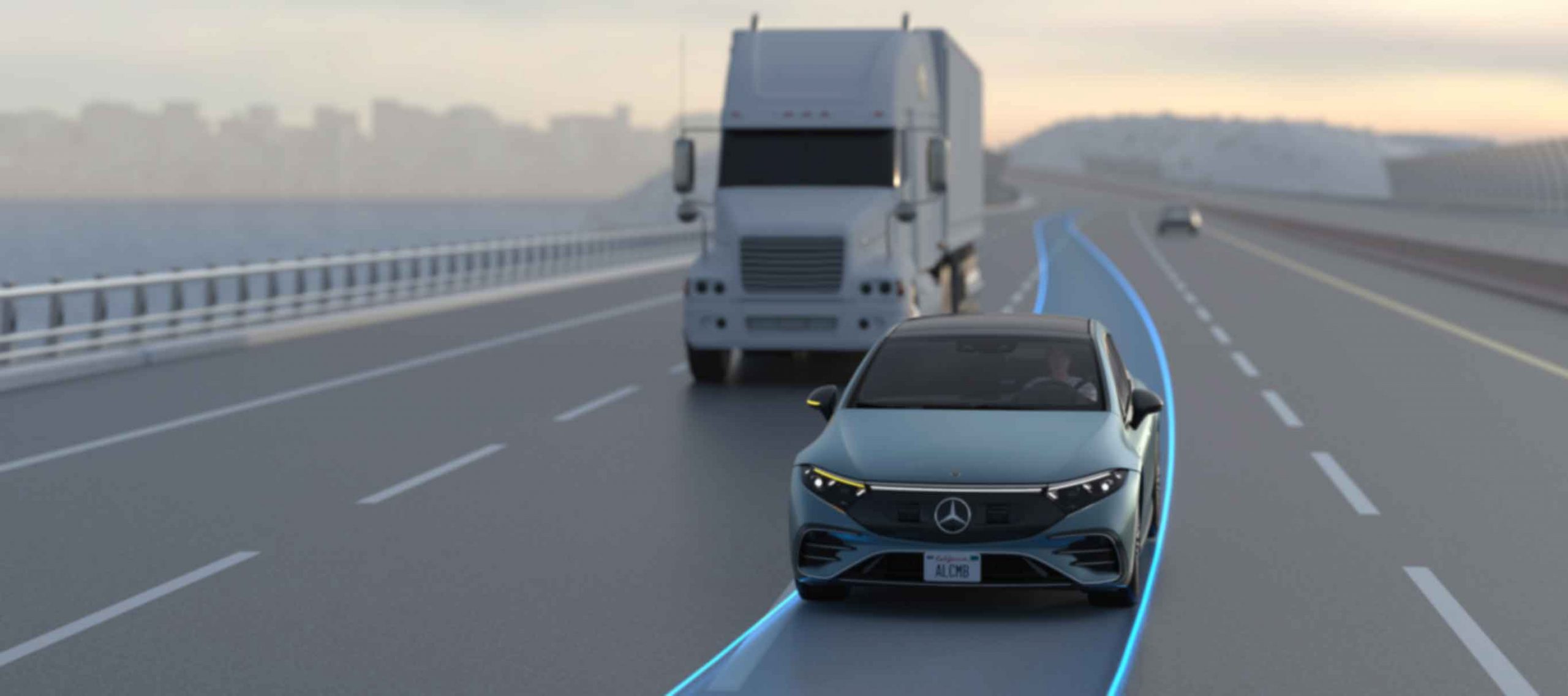Mercedes-Benz introduce la función "Cambio Automático de Carril" en el mercado europeo